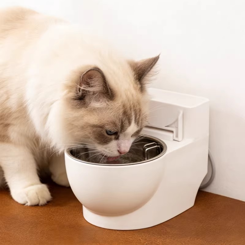 Toilet-Shaped Pet Water Dispenser – Funny Drinking Bowl for Cats & Dogs